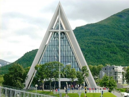 Арктический собор в Тромсё