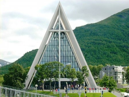 Арктический собор в Тромсё